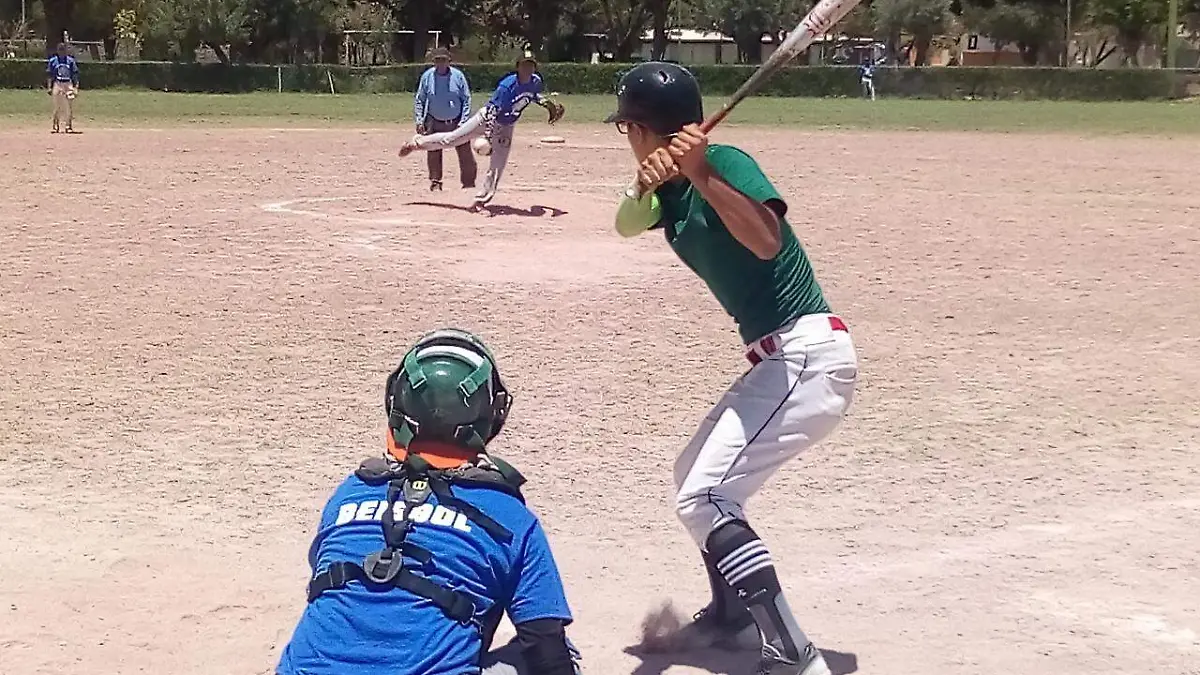 34 Inicia serie final de la Liga Ranchera de Béisbol